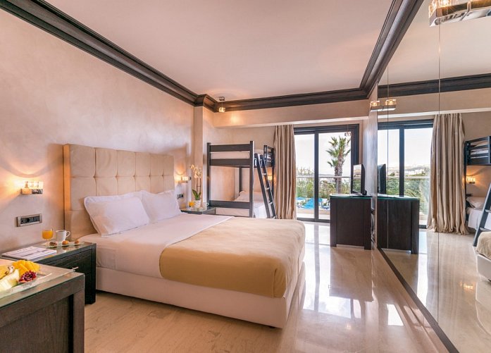 Mitsis Faliraki - Wohnbeispiel Familienzimmer Meerblick (Zimmercodierung F1M)