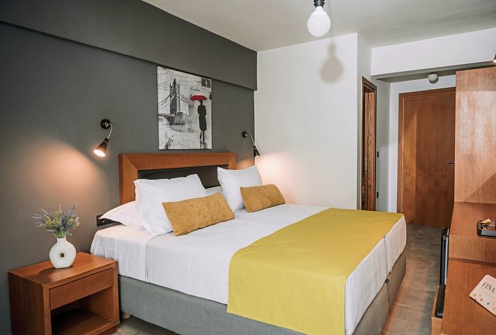 Amphitryon City Hotel - Wohnbeispiel Doppelzimmer Landblick (Zimmercodierung DBL)