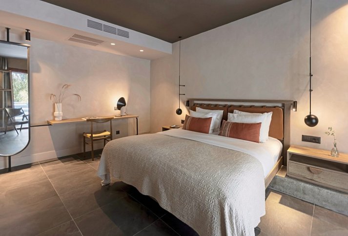 Aulus Lindos Rhodes, Curio Collection by Hilton - Wohnbeispiel Bungalow Garden View Tropical Suite (Zimmercodierung B1G)