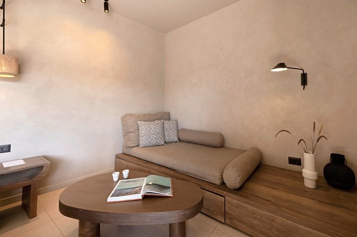 Aulus Lindos Rhodes, Curio Collection by Hilton - Wohnbeispiel Tropical Bungalow Open Plan Suite mit Whirlpool (Zimmercodierung B2G)