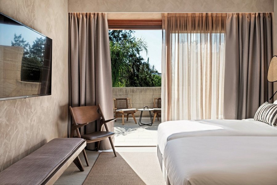 Aulus Lindos Rhodes, Curio Collection by Hilton - Wohnbeispiel Suite Tropical Pavilion 2 SZ mit Whirlpool (Zimmercodierung W1G)
