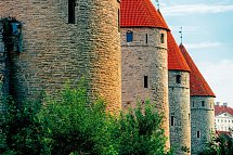 Baltisches Kaleidoskop - Stadtmauer in Tallinn