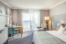 A-ROSA Kurhaus Binz - Wohnbeispiel Doppelzimmer Meerblick Balkon (Zimmercodierung D2I)