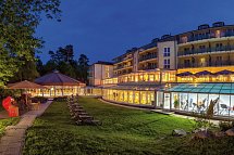 Dorint Seehotel Binz-Therme Binz/Rügen Strand-Appartements - Hotelansicht vom Garten