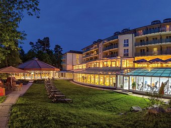 Dorint Seehotel Binz-Therme Binz/Rügen Strand-Appartements - Hotelansicht vom Garten