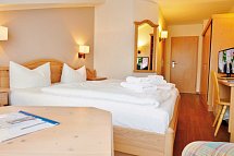 R&R Hotel Strandallee - Wohnbeispiel Doppelzimmer (Zimmercodierungen DB1 & DB2)
