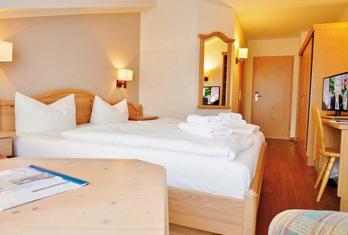 R&R Hotel Strandallee - Wohnbeispiel Doppelzimmer (Zimmercodierungen DB1 & DB2)