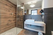 R&R Hotel Störtebeker - Badbeispiel Doppelzimmer Komfort (Zimmercodierung DF3)
