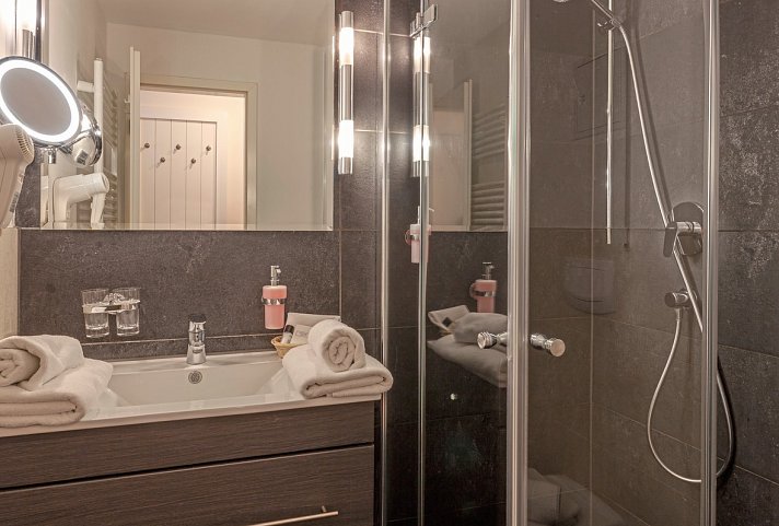 Hotel Vier Jahreszeiten Binz - Wohnbeispiel Doppelzimmer Junior Landhaus