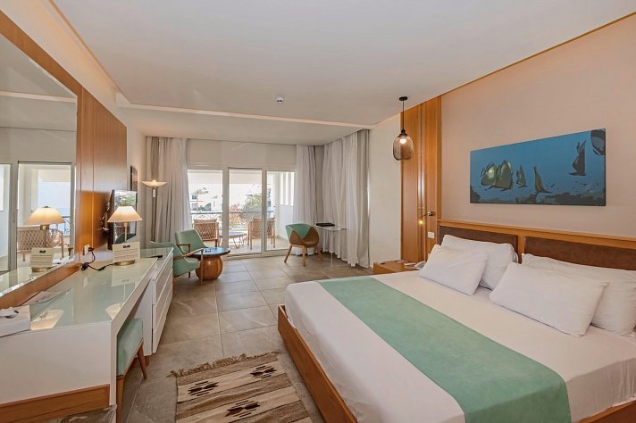 Lahami Bay Beach Resort & Gardens