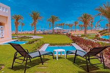 Sataya Resort - Beispiel Terrasse Doppelzimmer Premium outdoor Jacuzzi (Zimmercodierung WMM)