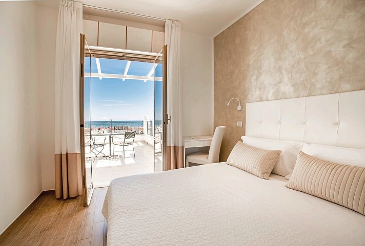 Hotel Soraya - Wohnbeispiel Doppelzimmer Meerblick (Zimmercodierung D1M)