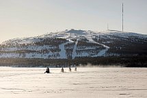 Winter-Auszeit im Sunday Morning Resort - Schneemobil-Safari