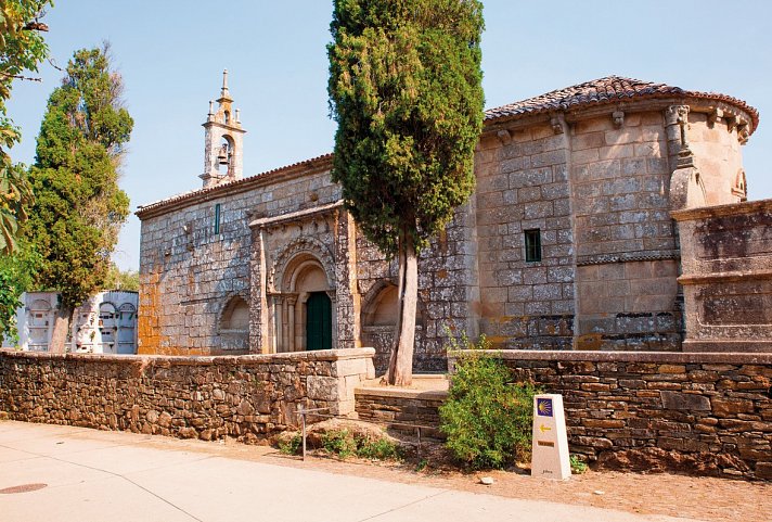 Wandern auf dem Jakobsweg - Die französische Route intensiv - Kirche Santa Maria in Melide