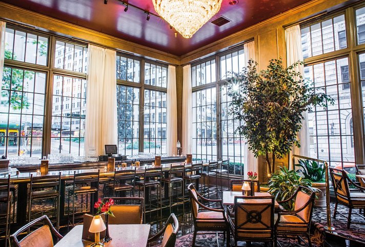 Mayflower Park Hotel