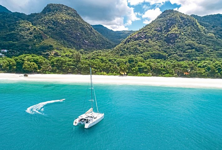 Segeltörn Praslin Dream Premium - Schiffsbeispiel Lagoon 620