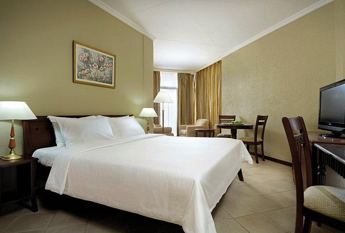 Berjaya Beau Vallon Bay Resort & Casino - Wohnbeispiel Deluxe Chalet (Zimmercodierungen UD1 & FD1)