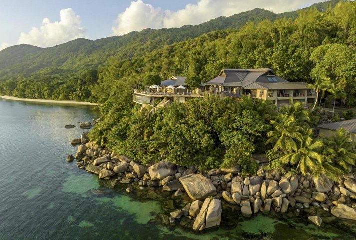 Coco de Mer & Black Parrot Suites