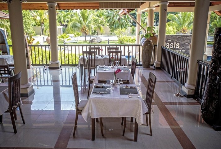 The Oasis Hotel Restaurant & Spa - Restaurant