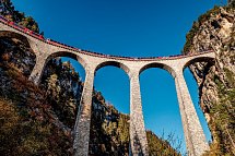 Bahnerlebnis Schweiz pur – ab Zermatt - Bernina Express auf dem Landwasserviadukt