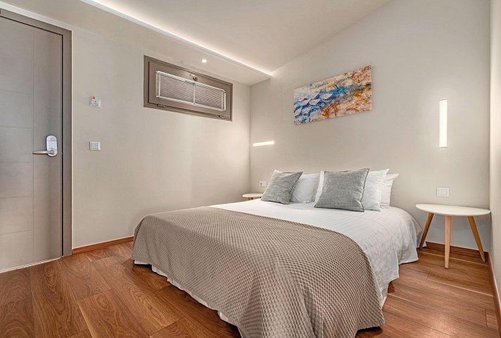 Ammon Zeus Luxury Beach Hotel - Wohnbeispiel Suite Meeresfront (Zimmercodierung WBO)