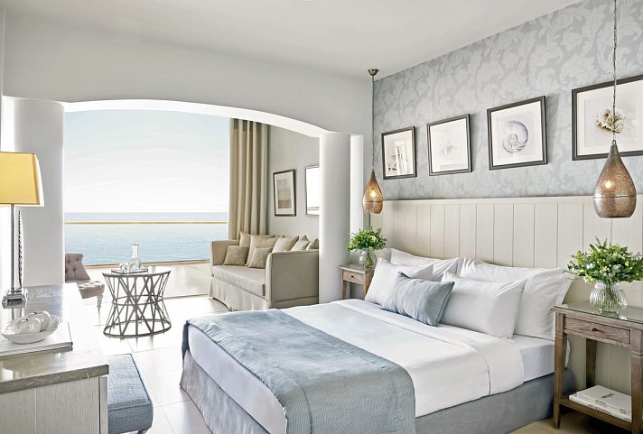 Sani Beach - Wohnbeispiel Juniorsuite Meerblick (Zimmercodierung JBM)
