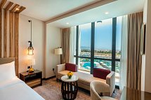 Millennium Resort Salalah - Wohnbeispiel Premium Pool View Balcony (Zimmercodierungen UM1, UM2 & UM3)