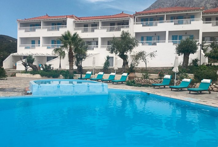 Limnionas Bay Village