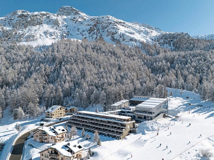 Nira Alpina