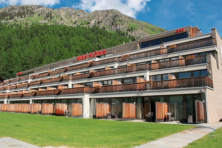 Nira Alpina