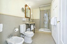 Hotel Reine Victoria - Wohnbeispiel Familienzimmer (Zimmercodierung FB1)