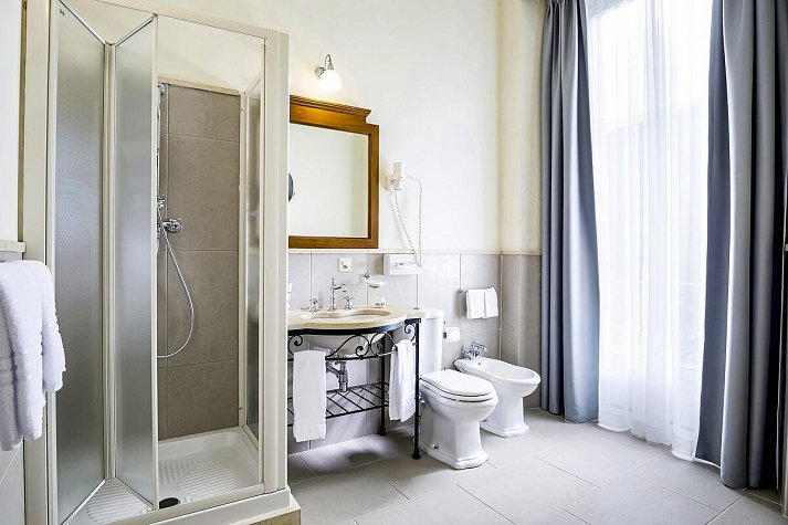 Hotel Reine Victoria - Wohnbeispiel Doppelzimmer Standard (Zimmercodierung DG2)