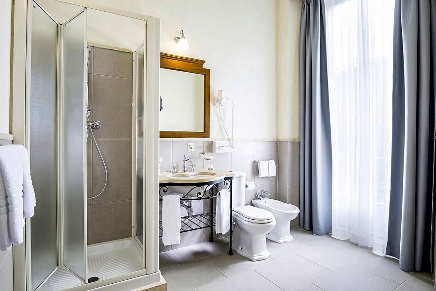 Hotel Reine Victoria - Wohnbeispiel Doppelzimmer Standard (Zimmercodierung DG2)
