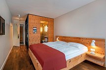 Schweizerhof Sils Maria, a Faern Collection Hotel - Wohnbeispiel Alpines Doppelzimmer (Zimmercodierungen DB1 & EB1)