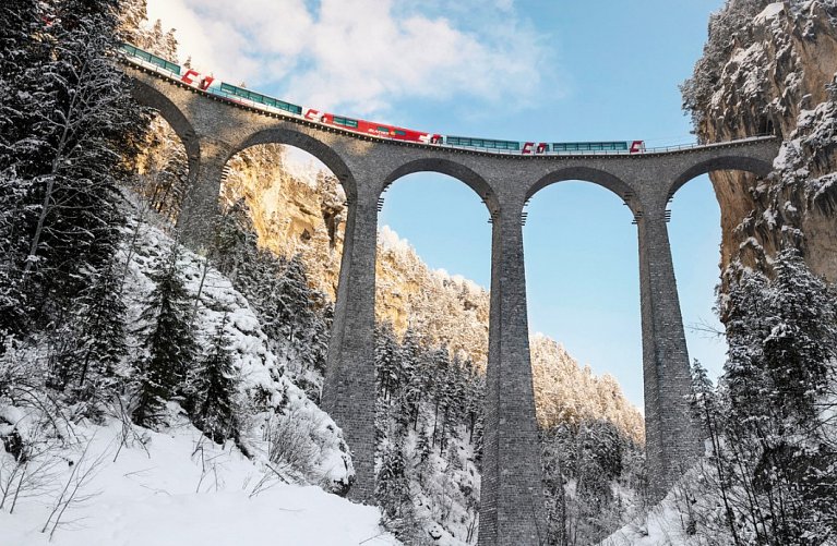 Bernina- und Glacier Express Winterzauber