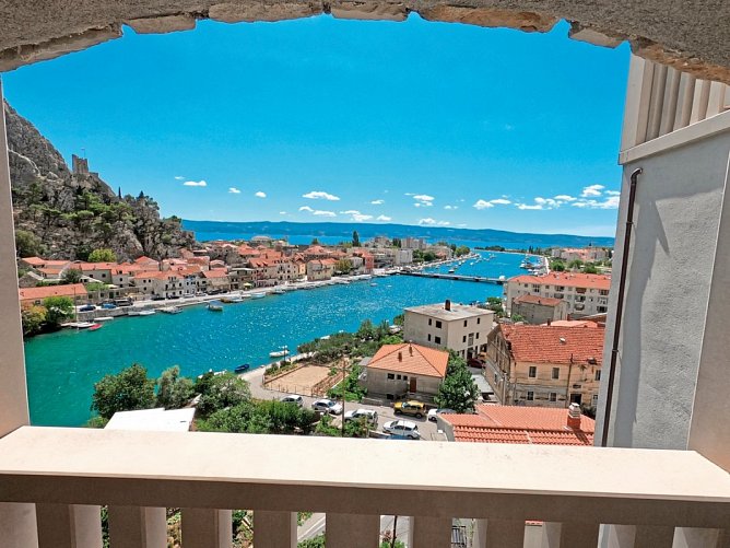 Villa Dvor - Wohnbeispiel Doppelzimmer Loggia mit Fluss- und Meerblick (Zimmercodierung DB2)