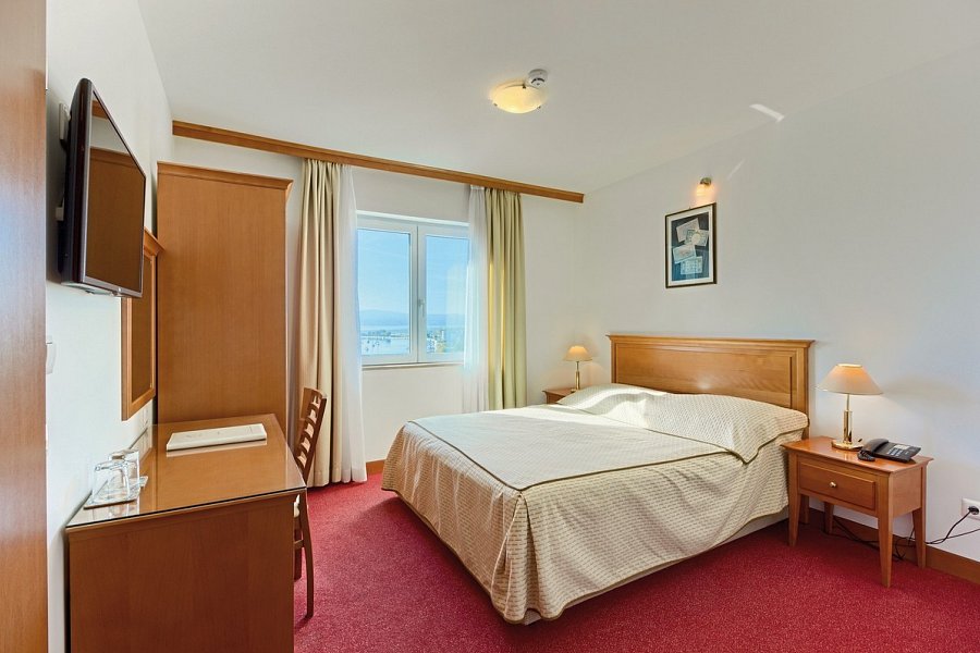 Villa Dvor - Wohnbeispiel Doppelzimmer Meerblick (Zimmercodierung D1M)