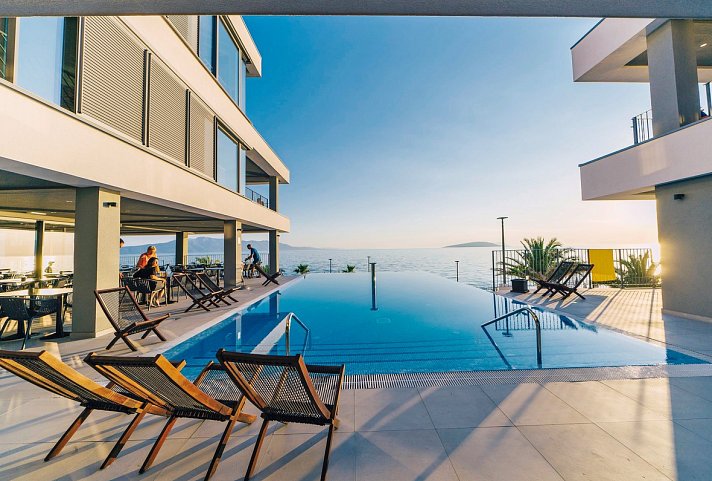 Morenia Beach Resort