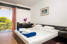 Hotel Hvar - Wohnbeispiel Doppelzimmer Komfort Meerseite (Zimmercodierungen DFC & DCC)