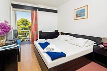 Hotel Hvar - Wohnbeispiel Doppelzimmer Komfort Meerseite (Zimmercodierungen DFF & DCC)