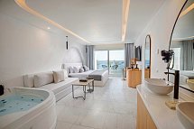 White Hills Resort - Wohnbeispiel Doppelzimmer Deluxe Jacuzzi Meeresfront (Zimmercodierungen DDO & DCO)