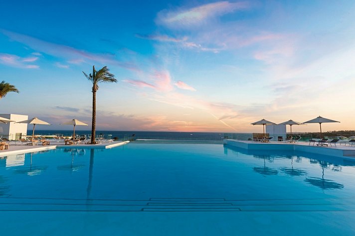 White Hills Resort