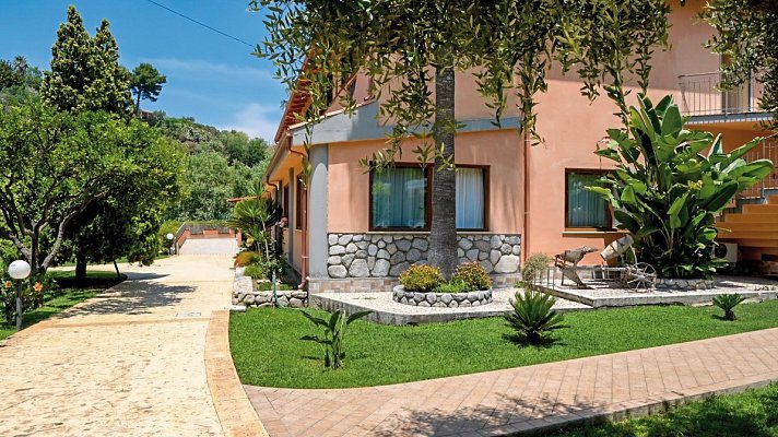 Villaggio Old River