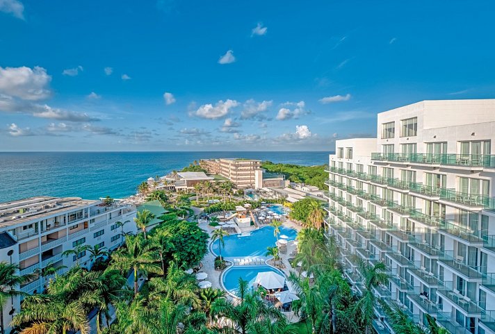 Sonesta Maho Beach Resort, Casino & Spa