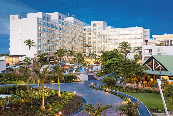 Sonesta Maho Beach Resort, Casino & Spa