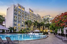 Sonesta Maho Beach Resort, Casino & Spa