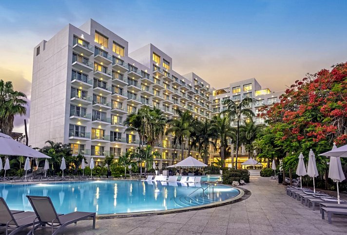Sonesta Maho Beach Resort, Casino & Spa