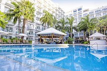 Sonesta Maho Beach Resort, Casino & Spa
