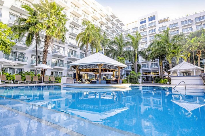 Sonesta Maho Beach Resort, Casino & Spa