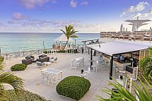 Sonesta Maho Beach Resort, Casino & Spa